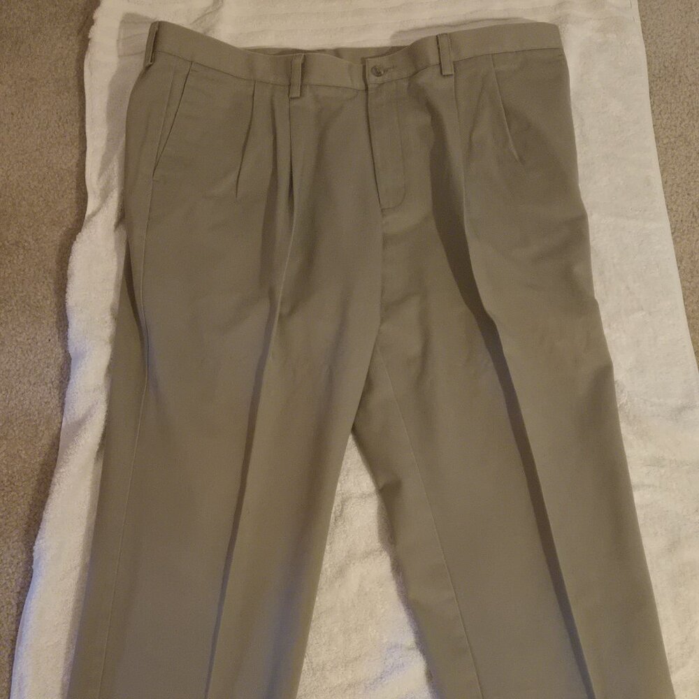 Allora Made in Italy Olive Pleated Dress Pants – Men’s